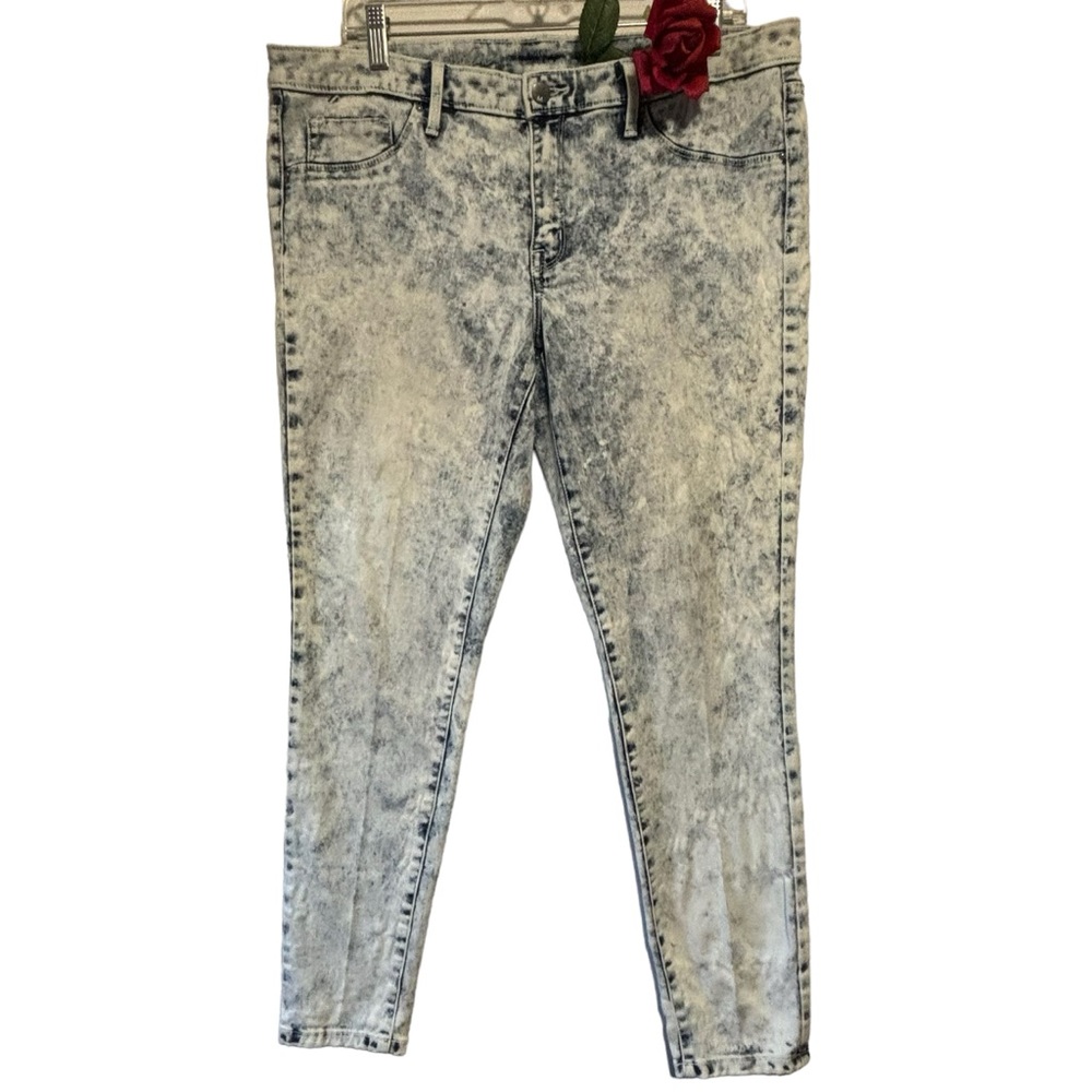Mossimo mid rise leggings distressed light wash denim 36-37” waist see pic